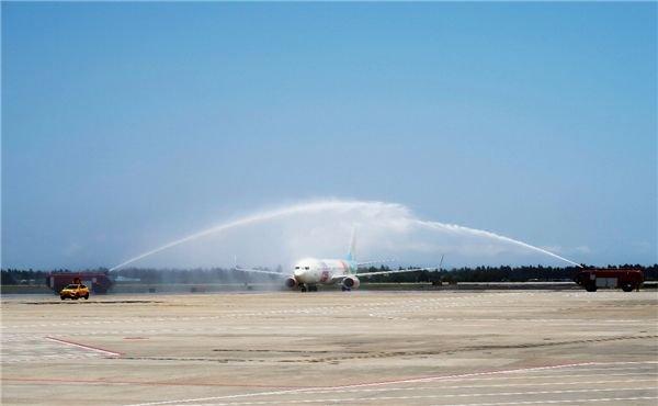 中国联合航空正定号成功首航